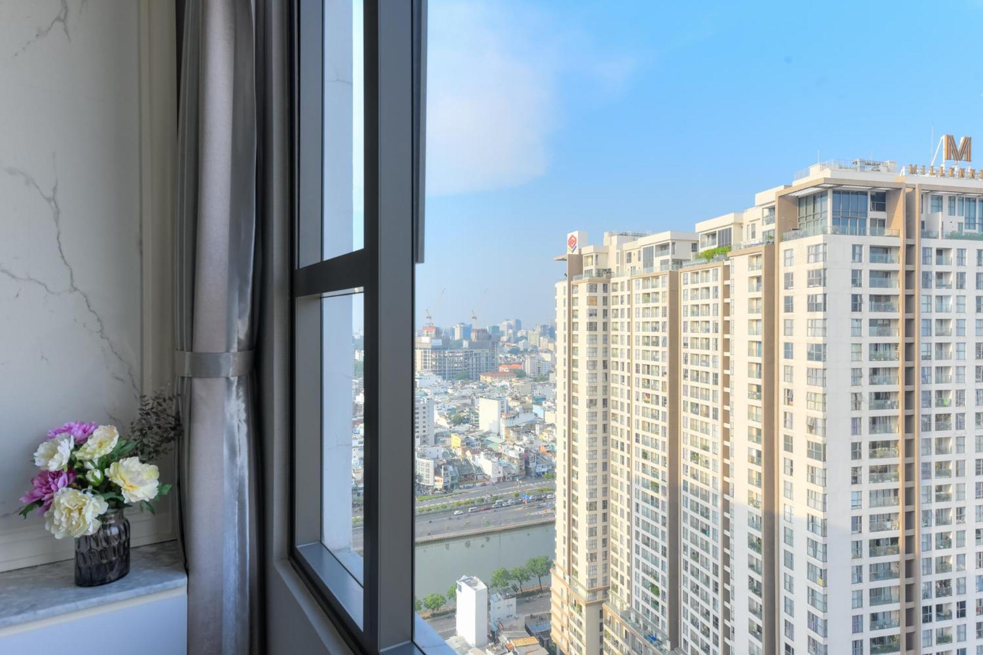 Rem Rivergate Garden Pool Signature - Free 4G Sim For 3 Nights Booking 胡志明市 外观 照片