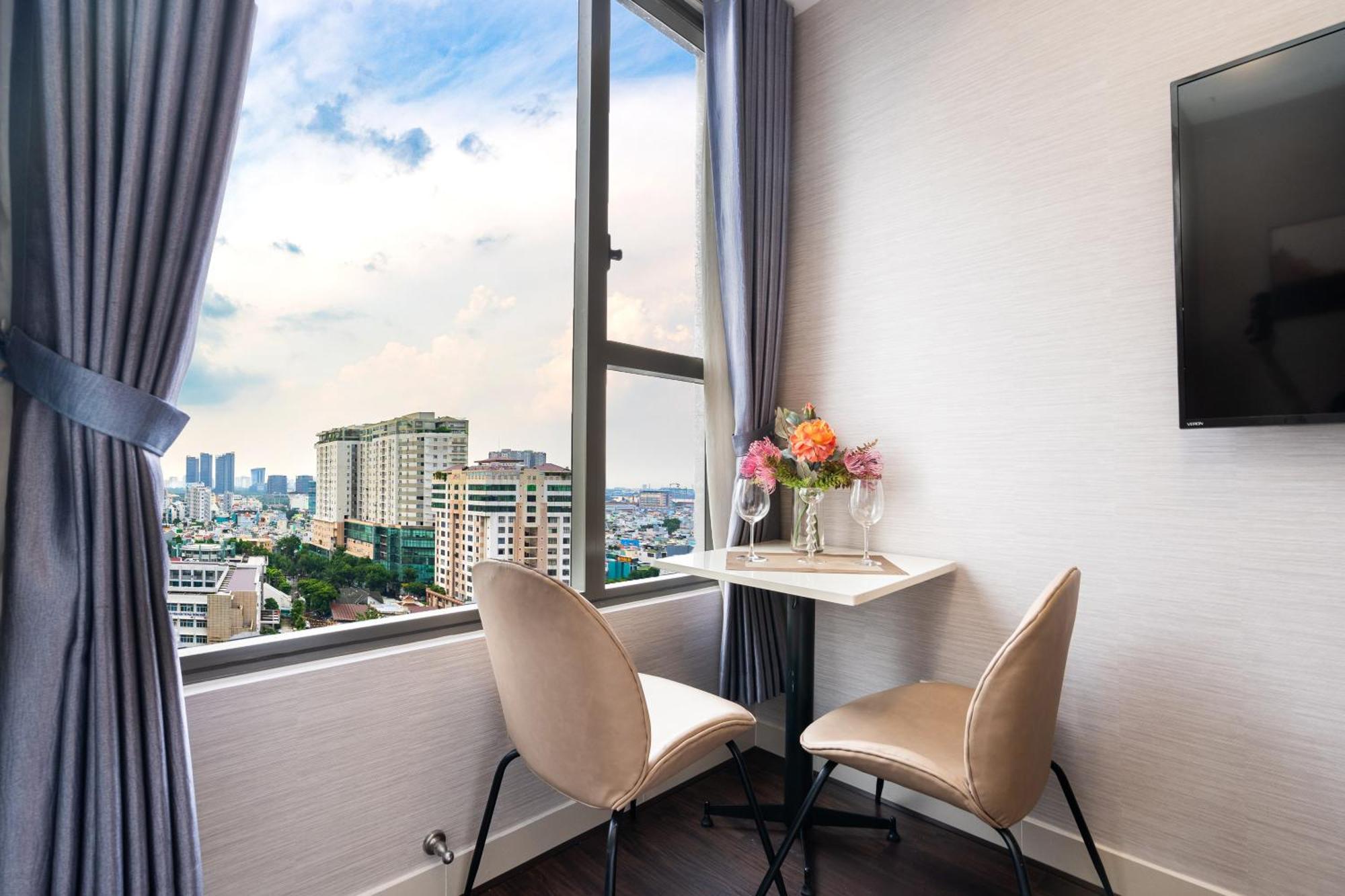 Rem Rivergate Garden Pool Signature - Free 4G Sim For 3 Nights Booking 胡志明市 外观 照片