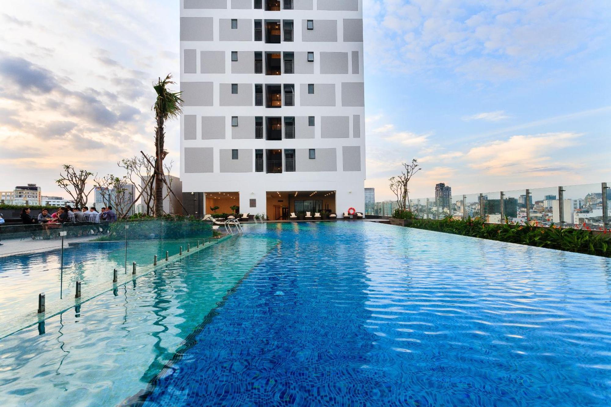 Rem Rivergate Garden Pool Signature - Free 4G Sim For 3 Nights Booking 胡志明市 外观 照片