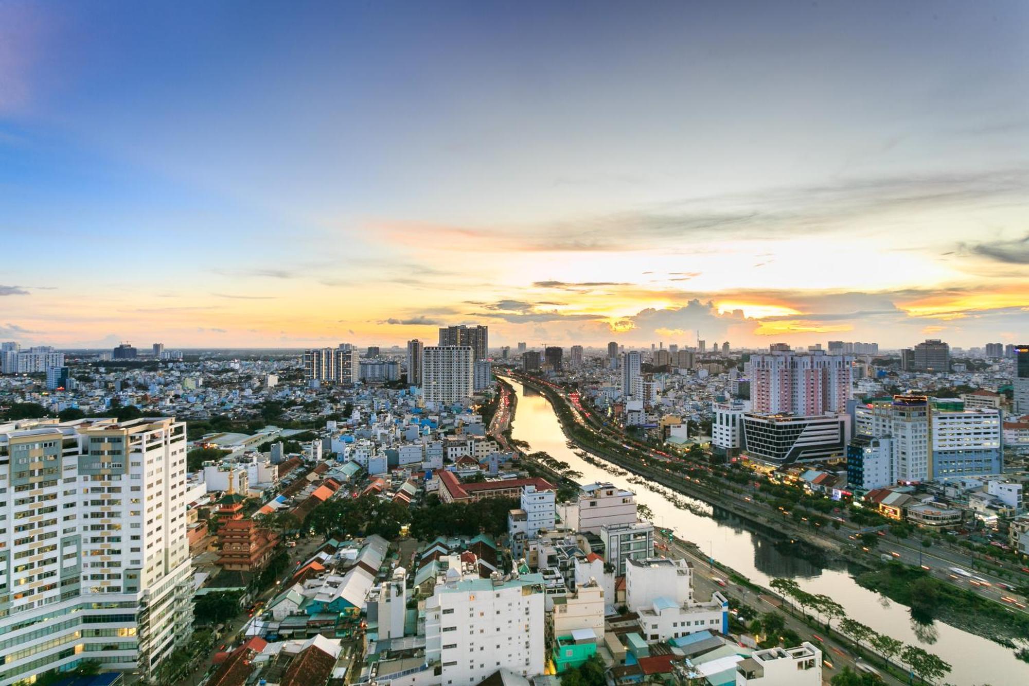 Rem Rivergate Garden Pool Signature - Free 4G Sim For 3 Nights Booking 胡志明市 外观 照片