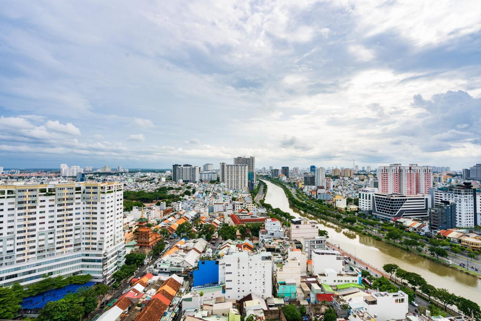 Rem Rivergate Garden Pool Signature - Free 4G Sim For 3 Nights Booking 胡志明市 外观 照片